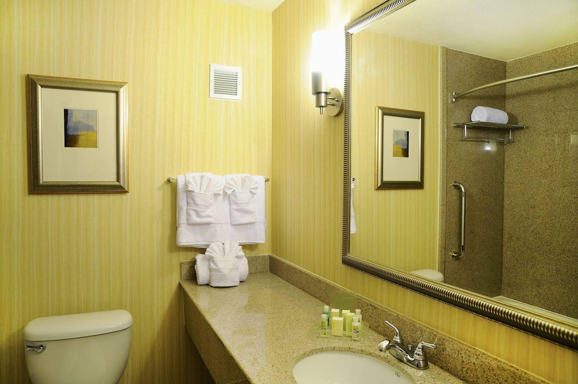 ホテル Best Western Premier Richmond City Gateway エクステリア 写真